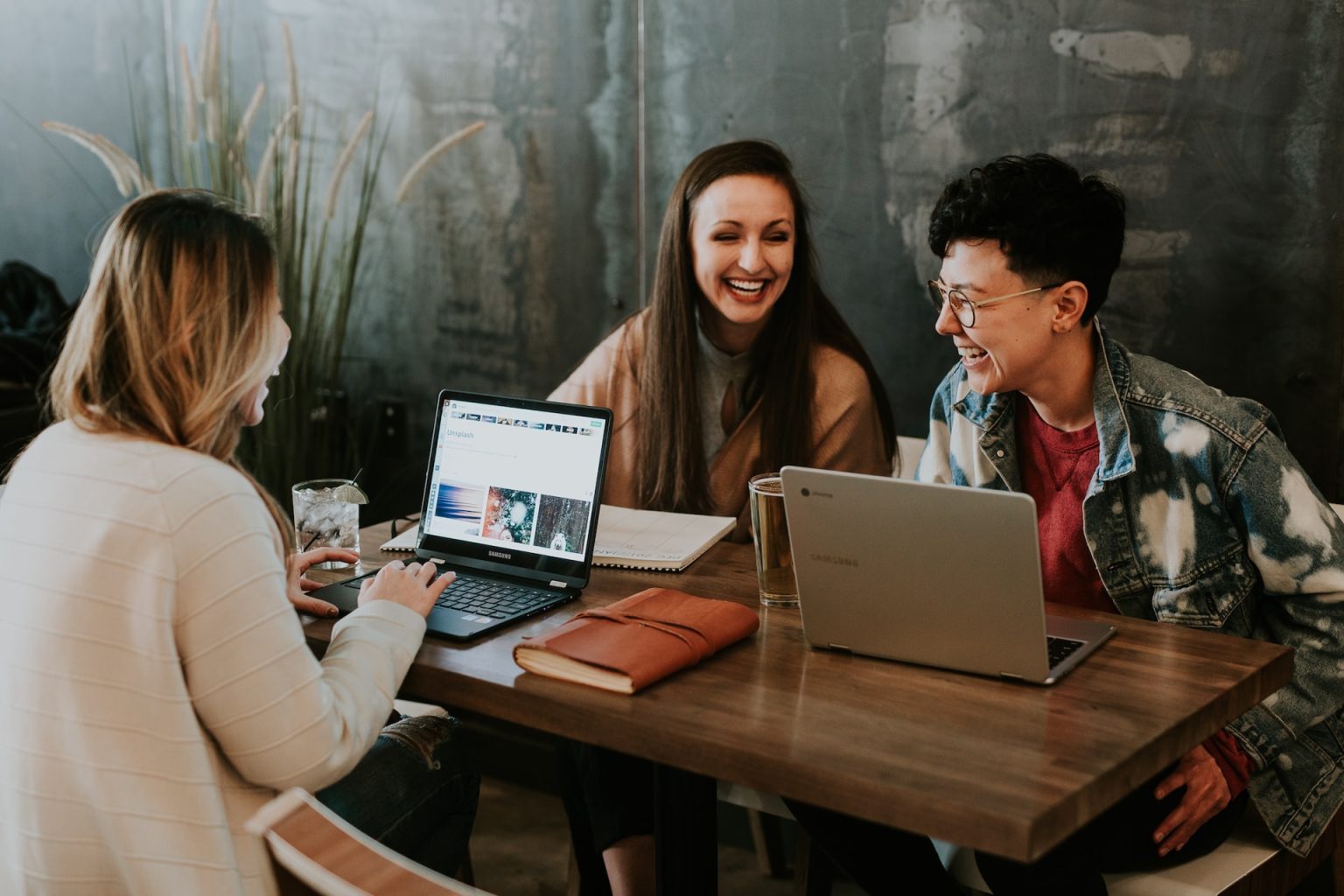 Flexible Language Courses For Companies and Foreign Language Schools